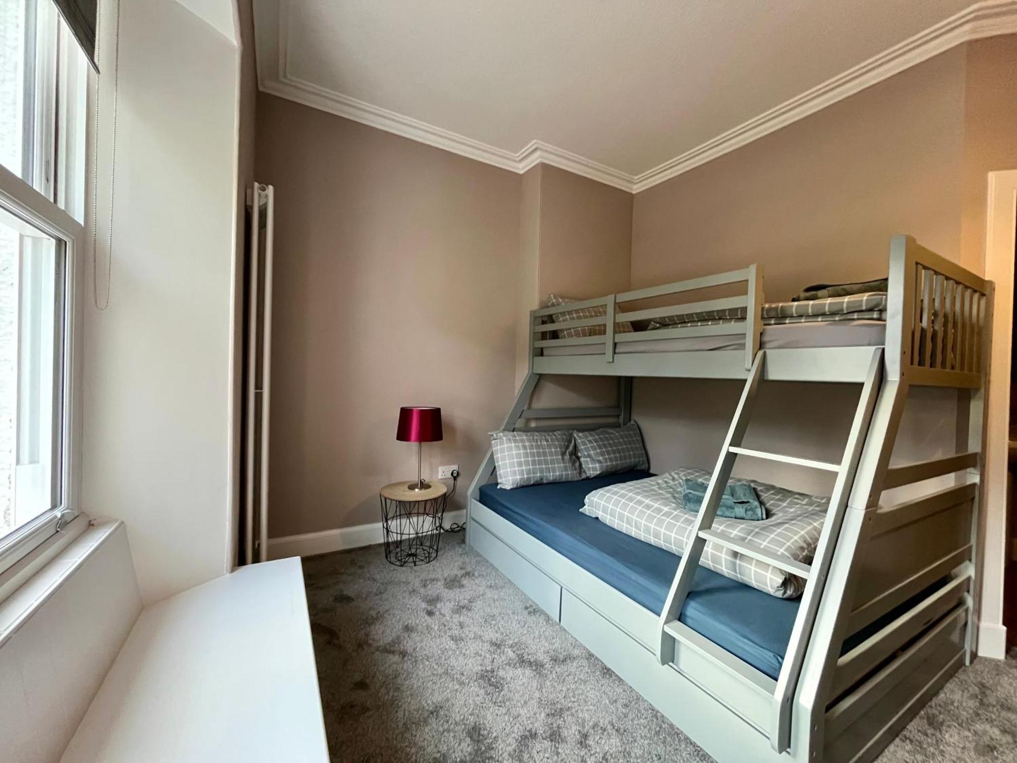 Great Glen Hostel Spean Bridge Bagian luar foto